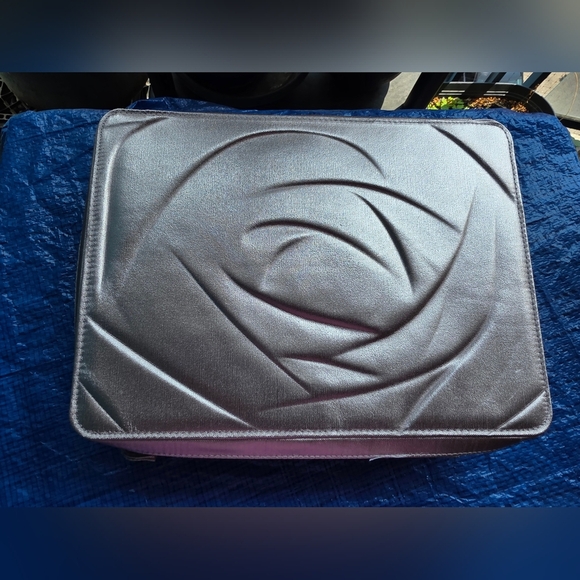 NWOT Lancome Paris Metallic Gold Women's Bag Makeup Case Zipper Travel Kit - Picture 9 of 16